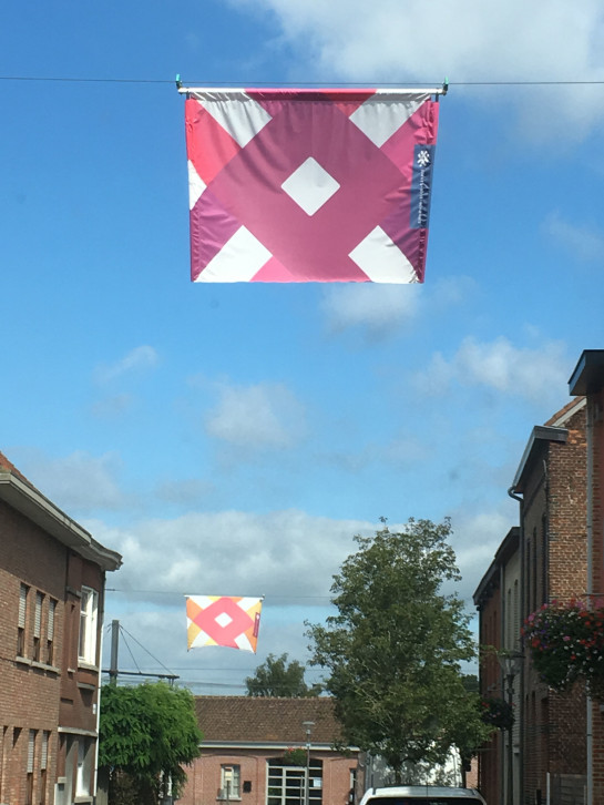 Festiviteiten straatoverspanningen voor steden en gemeentes